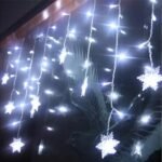 3.5M 96LED Snowflake String Curtain Lights - Image 3